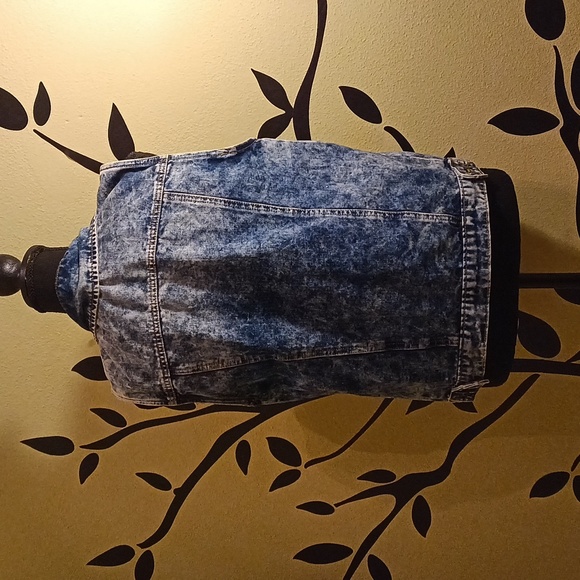 Chiqle Architect Bleached Women’s Denim Vest Size Medium - Picture 9 of 12